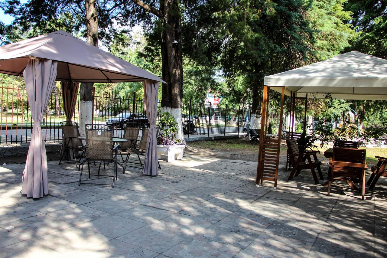 Pitsunda Hotel Екстер'єр фото
