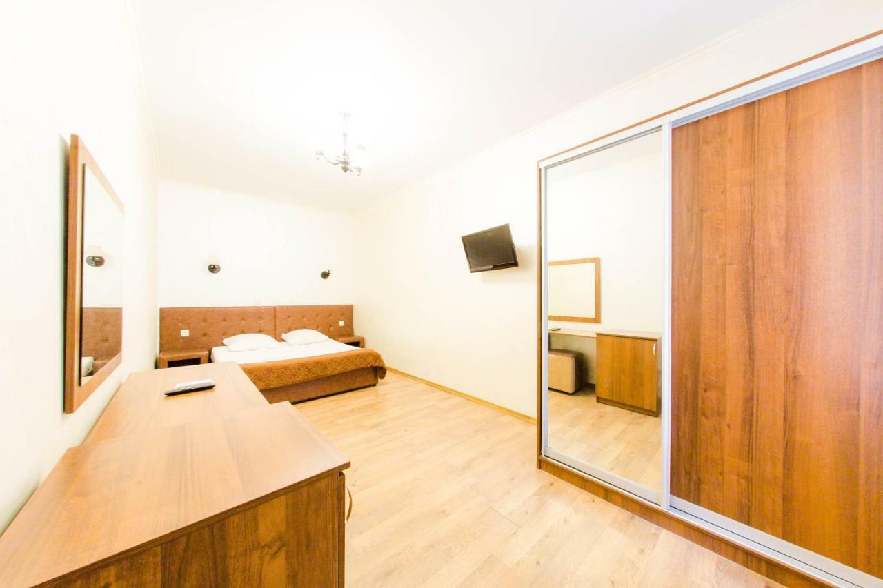 Pitsunda Hotel Екстер'єр фото