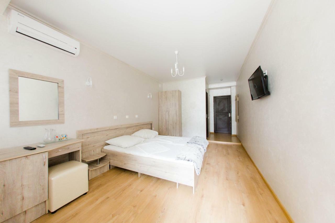 Pitsunda Hotel Екстер'єр фото